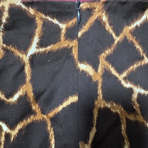 Dolce & Gabbana Animal Giraffe Print Skirt Vintage Size M, Italian 42, US6 - Picture 13 of 13
